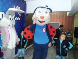 20 bin çocuk tiyatroyla tanıştı